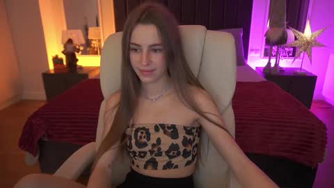 stellahoneywell online show from January 7, 7:55 am