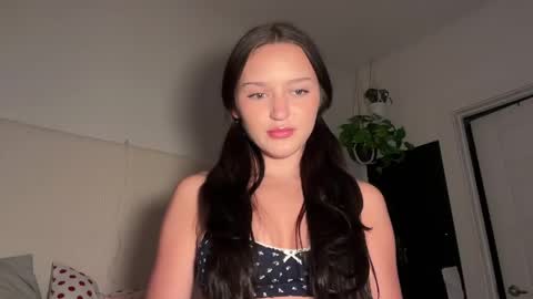 Snapshot of stellakay chatting on May 8, 1:22 am Stella Kay online show from May 8, 1:22 am