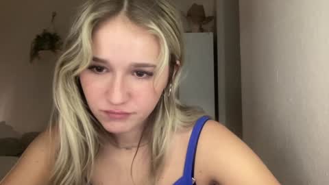 Snapshot of stellaraexox chatting on January 13, 12:19 am stellaraexox online show from January 13, 12:19 am