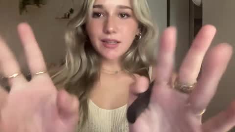 Snapshot of stellaraexox chatting on February 6, 1:27 am stellaraexox online show from February 6, 1:27 am