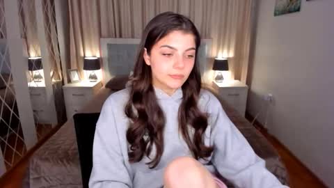 StellaRainbow online show from April 11, 8:18 am