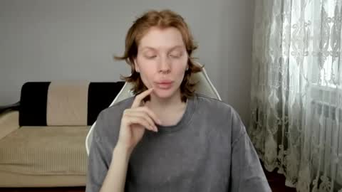 S T E L L A online show from April 13, 11:05 am