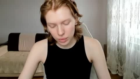 Snapshot of stellaswen chatting on April 19, 11:20 am S T E L L A online show from April 19, 11:20 am