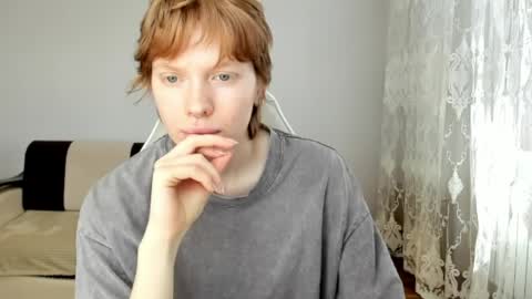 Snapshot of stellaswen chatting on May 17, 10:00 am S T E L L A online show from May 17, 10:00 am