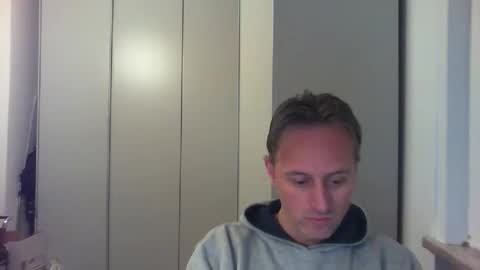 sten015 online show from December 15, 4:33 pm