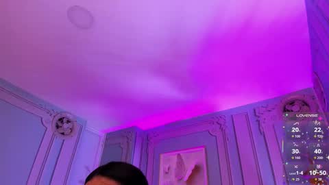         online show from November 9, 2:21 am