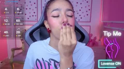 Stephania online show from December 17, 12:00 pm