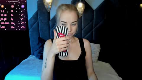 Snapshot of stephanie_sea chatting on January 26, 1:47 pm Stephanie Sea online show from January 26, 1:47 pm