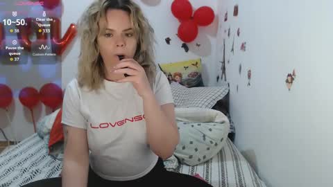 Stephanie   online show from April 2, 10:24 am