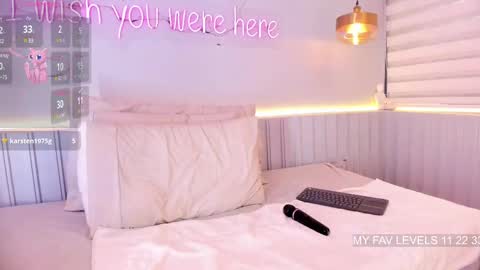 Stephany  online show from February 11, 4:35 pm