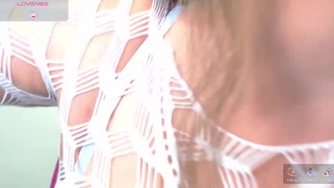 Snapshot of stephanyyx1 chatting on January 21, 2:54 am stephanyyx1 online show from January 21, 2:54 am