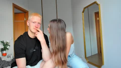 Step sis and Step bro online show from April 17, 5:38 pm