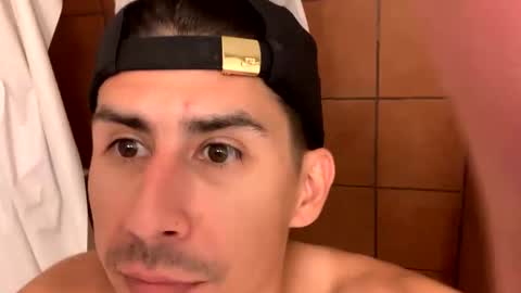 Snapshot of stepson0690 chatting on October 10, 4:33 am stepson0690 online show from October 10, 4:33 am