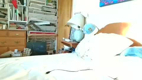 Snapshot of sterben13v chatting on June 23, 10:57 am Ian23602 online show from June 23, 10:57 am