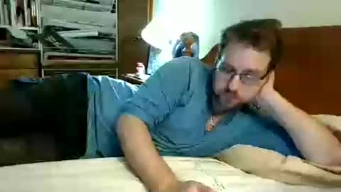 Snapshot of sterben13v chatting on July 18, 12:15 am Ian23602 online show from July 18, 12:15 am