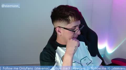 Stevan online show from October 31, 8:43 pm