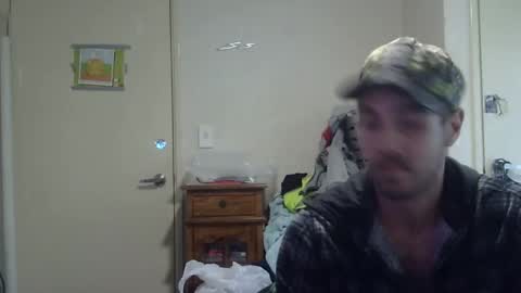 Snapshot of steveaussie chatting on February 4, 2:39 am Australian420 online show from February 4, 2:39 am