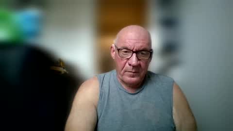 Snapshot of stevejons47 chatting on February 11, 4:46 pm stevejons47 online show from February 11, 4:46 pm