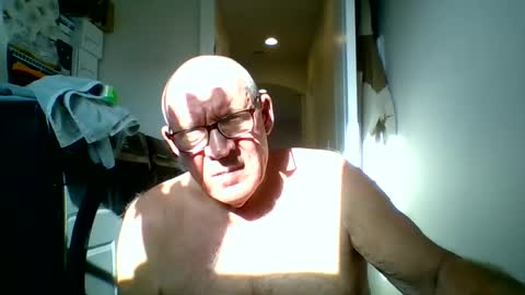 Snapshot of stevejons47 chatting on October 8, 1:20 pm stevejons47 online show from October 8, 1:20 pm