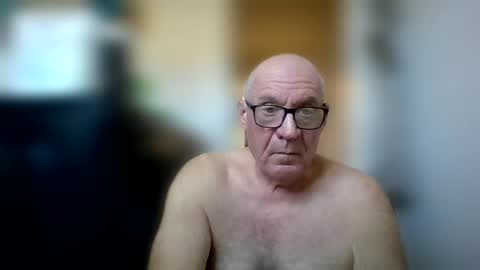 Snapshot of stevejons47 chatting on January 6, 4:54 pm stevejons47 online show from January 6, 4:54 pm