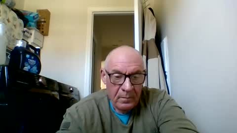 Snapshot of stevejons47 chatting on February 24, 3:54 pm stevejons47 online show from February 24, 3:54 pm