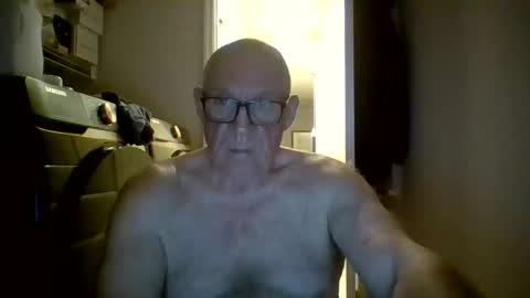 Snapshot of stevejons47 chatting on March 14, 12:17 am stevejons47 online show from March 14, 12:17 am