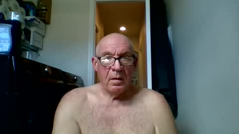 Snapshot of stevejons47 chatting on April 13, 3:17 pm stevejons47 online show from April 13, 3:17 pm