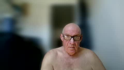 Snapshot of stevejons47 chatting on April 21, 2:56 pm stevejons47 online show from April 21, 2:56 pm