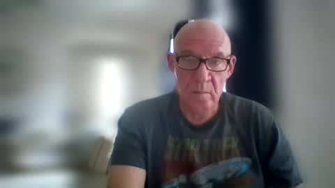 Snapshot of stevejons47 chatting on April 27, 8:18 pm stevejons47 online show from April 27, 8:18 pm