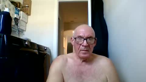 Snapshot of stevejons47 chatting on June 10, 7:02 pm stevejons47 online show from June 10, 7:02 pm