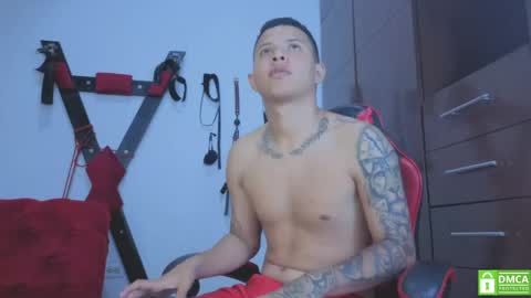 Snapshot of steven_skinnyboy chatting on May 4, 3:24 am Steven online show from May 4, 3:24 am