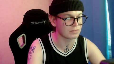 Snapshot of stevenspirs chatting on November 14, 5:50 am Steve online show from November 14, 5:50 am