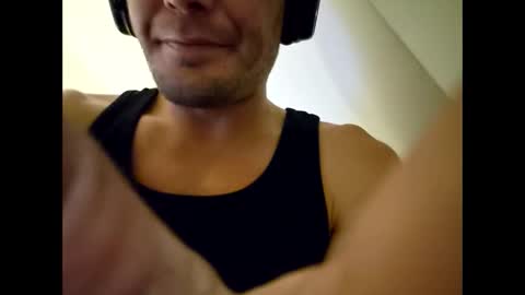 Snapshot of steveo9030 chatting on May 18, 2:07 am steveo9030 online show from May 18, 2:07 am