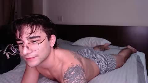 Snapshot of steveoceanbeanhuge chatting on November 14, 10:18 pm Alex online show from November 14, 10:18 pm