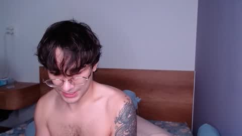 Snapshot of steveoceanbeanhuge chatting on February 2, 5:06 am Alex online show from February 2, 5:06 am