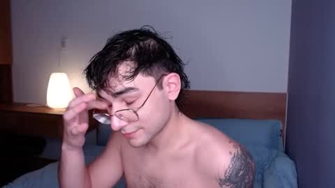 Snapshot of steveoceanbeanhuge chatting on February 12, 3:29 pm Alex online show from February 12, 3:29 pm