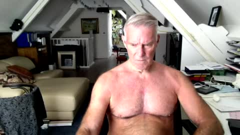 Snapshot of stevetwo chatting on July 2, 12:11 pm stevetwo online show from July 2, 12:11 pm
