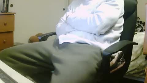 Chillguy online show from December 4, 5:16 am