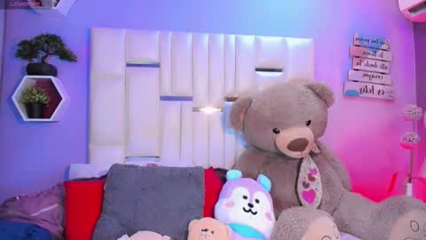 Steisee Reyes online show from September 27, 7:57 am