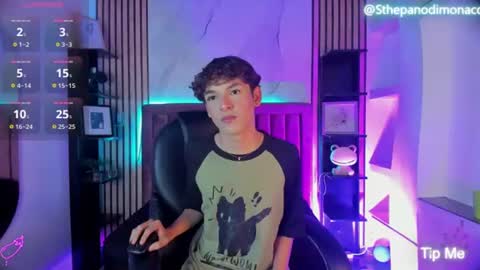 Snapshot of sthepanodimonaco chatting on July 1, 9:47 pm Sthepano online show from July 1, 9:47 pm