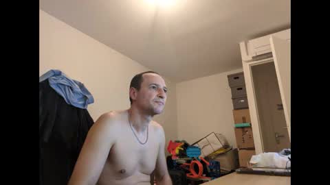 stickolive1 online show from March 11, 6:25 pm