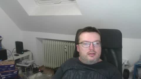 Oliver online show from April 4, 7:22 pm