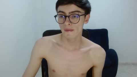Snapshot of stiv_grant chatting on April 22, 11:50 pm stiv_grant online show from April 22, 11:50 pm