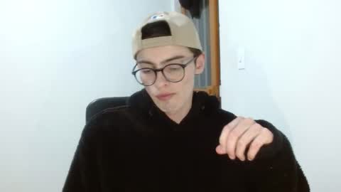 Snapshot of stiv_grant chatting on April 29, 12:05 am stiv_grant online show from April 29, 12:05 am