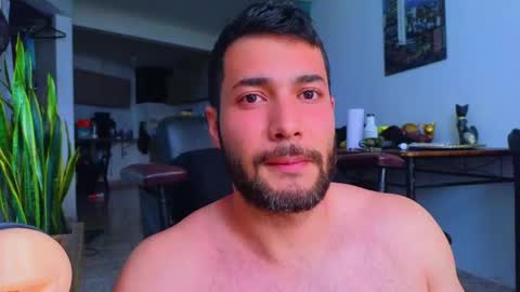 Stiven Montiel online show from March 18, 5:38 pm