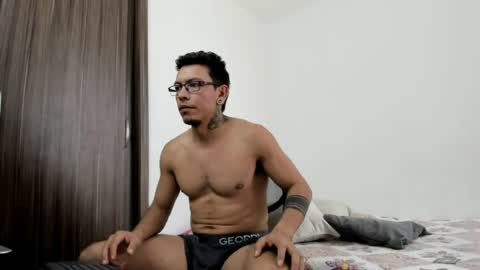 Snapshot of stiven_trainer chatting on July 8, 3:16 pm stiven_trainer online show from July 8, 3:16 pm