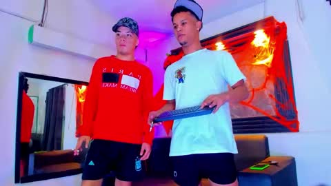 friends online show from October 25, 4:09 am