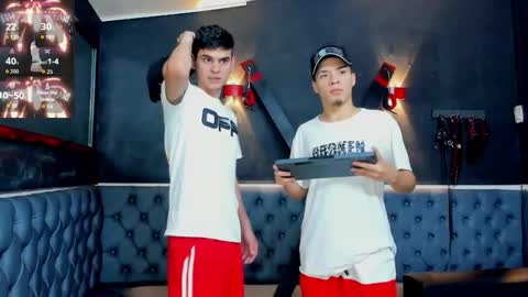 friends online show from November 30, 5:11 am