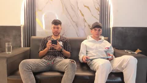 friends online show from March 14, 5:13 am