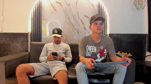 friends online show from March 17, 4:06 am